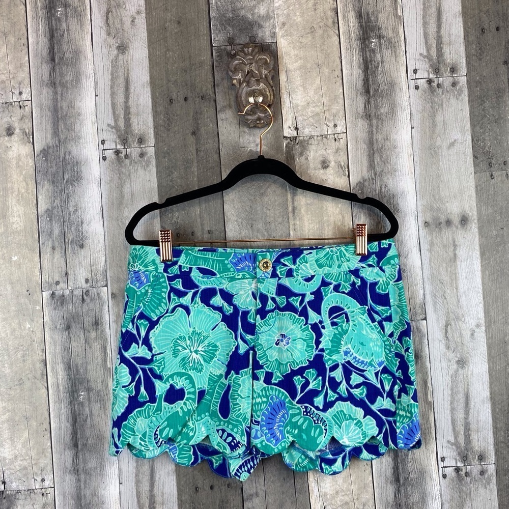 Lilly Pulitzer Buttercup Shorts in Blue Floral  Print Size 2.